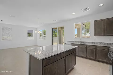 Kitchen - 10722 E Dragoon Cir, Mesa, AZ 85208 photo 5 of 6