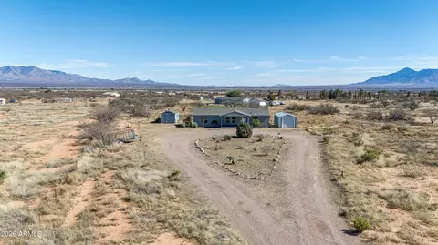 9398 E Bloomfield Rd, Hereford, AZ 85615