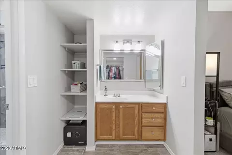 Bath - 4175 E Pecan Rd, Phoenix, AZ 85040 photo 4 of 5