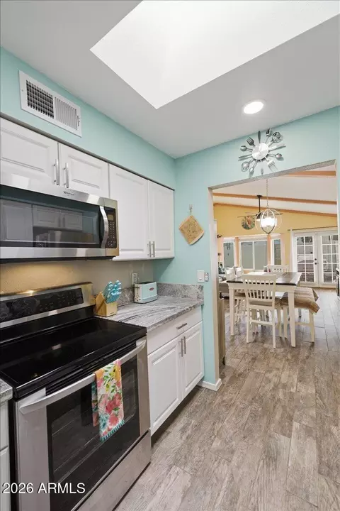 Kitchen - 4175 E Pecan Rd, Phoenix, AZ 85040 photo 5 of 5