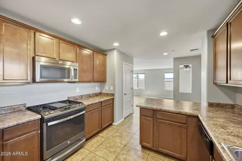 Kitchen - 2220 S Buckaroo Trl, Gilbert, AZ 85295 photo 3 of 3