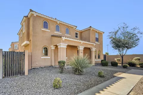 Exterior - 2220 S Buckaroo Trl, Gilbert, AZ 85295 photo 2 of 3