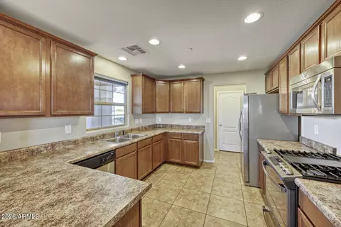 Kitchen - 2220 S Buckaroo Trl, Gilbert, AZ 85295 photo 1 of 3
