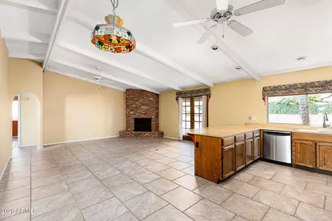 Living - 139 E Monte Cristo Ave, Phoenix, AZ 85022 photo 4 of 7