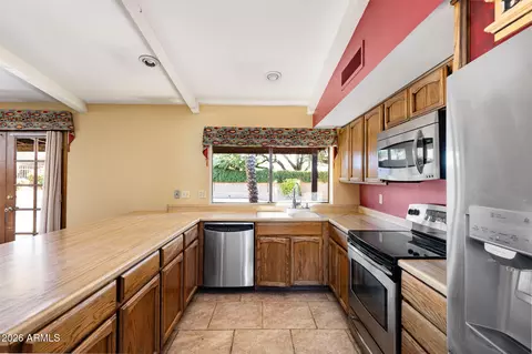 Kitchen - 139 E Monte Cristo Ave, Phoenix, AZ 85022 photo 3 of 3