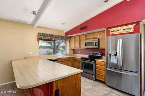 Kitchen - 139 E Monte Cristo Ave, Phoenix, AZ 85022 photo 2 of 3
