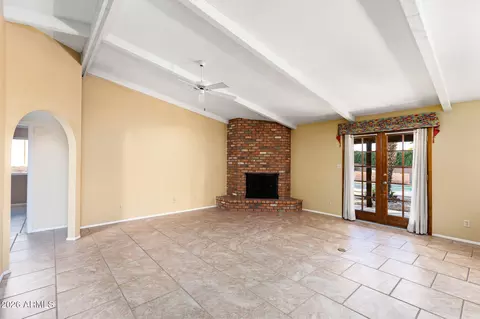Living - 139 E Monte Cristo Ave, Phoenix, AZ 85022 photo 5 of 7