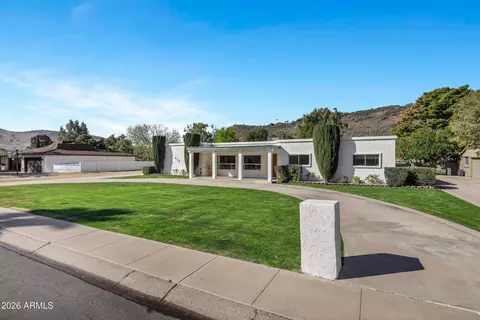 836 W Moon Valley Dr, Phoenix, AZ 85023