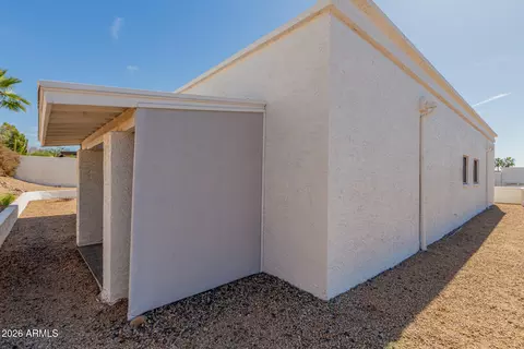 Exterior - 1302 E Rowlands Ln, Phoenix, AZ 85022 photo 8 of 9