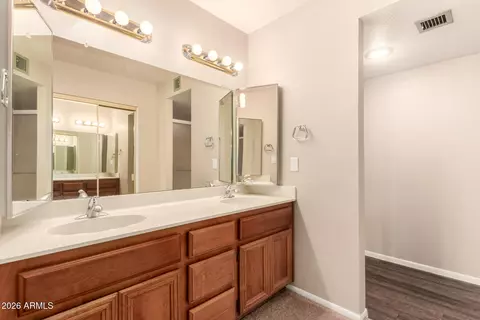Bath - 1302 E Rowlands Ln, Phoenix, AZ 85022 photo 1 of 3