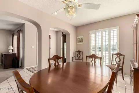 Dining - 1302 E Rowlands Ln, Phoenix, AZ 85022 photo 3 of 3