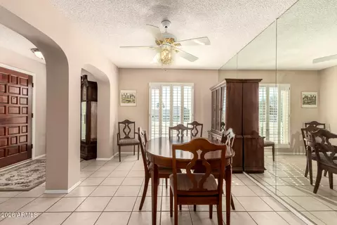 Dining - 1302 E Rowlands Ln, Phoenix, AZ 85022 photo 2 of 3