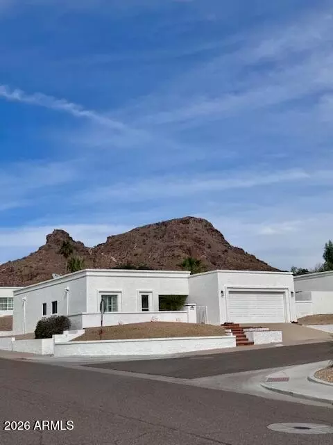 Exterior - 1302 E Rowlands Ln, Phoenix, AZ 85022 photo 3 of 9