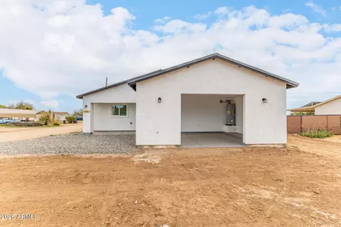200 Gompers Cir, Morristown, AZ 85342