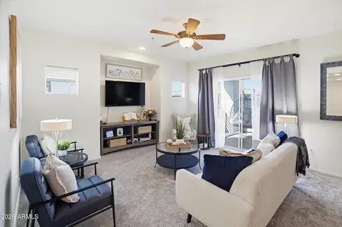 7401 W Arrowhead Clubhouse Dr #2040, Glendale, AZ 85308