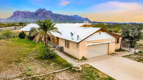 2225 E Foothill St, Apache Junction, AZ 85119
