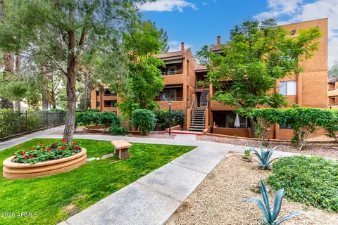 4704 E Paradise Village Pkwy #211, Phoenix, AZ 85032