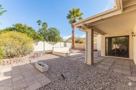 Exterior - 1930 E Linger Ln, Phoenix, AZ 85020 photo 4 of 21