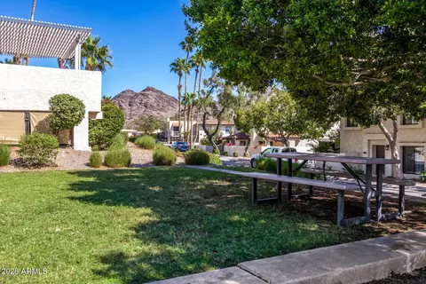 Exterior - 1930 E Linger Ln, Phoenix, AZ 85020 photo 20 of 21
