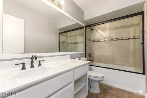 Bath - 1930 E Linger Ln, Phoenix, AZ 85020 photo 1 of 4