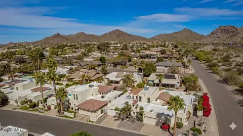 View/Area - 1930 E Linger Ln, Phoenix, AZ 85020 photo 5 of 10