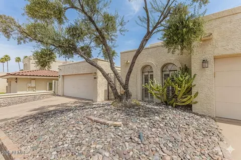 Exterior - 1930 E Linger Ln, Phoenix, AZ 85020 photo 6 of 21