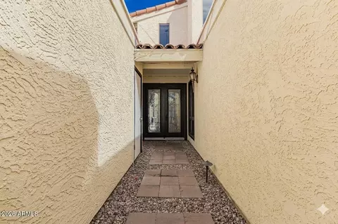 Entry Way - 1930 E Linger Ln, Phoenix, AZ 85020 photo 3 of 3