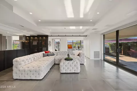 7137 E Rancho Vista Dr #7006, Scottsdale, AZ 85251