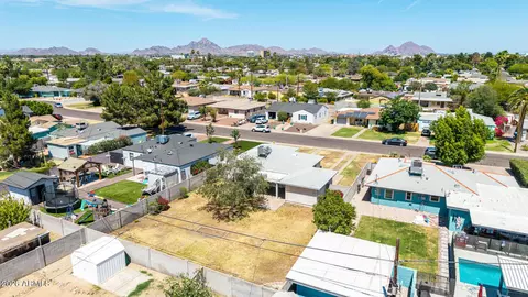 View/Area - 4230 N 16th Ave, Phoenix, AZ 85015 photo 2 of 4