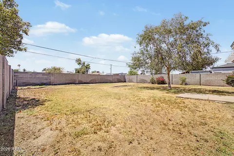 Exterior - 4230 N 16th Ave, Phoenix, AZ 85015 photo 3 of 4