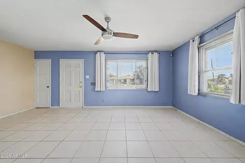 Living - 4230 N 16th Ave, Phoenix, AZ 85015 photo 2 of 3
