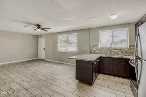 Living - 2952 N 53rd Dr, Phoenix, AZ 85031 photo 5 of 7