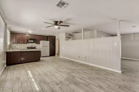 Living - 2952 N 53rd Dr, Phoenix, AZ 85031 photo 1 of 7