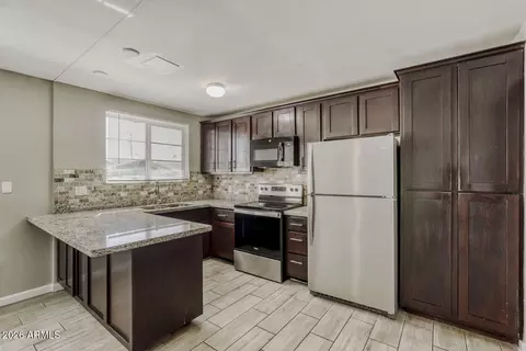 Kitchen - 2952 N 53rd Dr, Phoenix, AZ 85031 photo 1 of 3