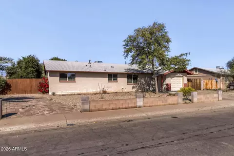 Exterior - 2952 N 53rd Dr, Phoenix, AZ 85031 photo 2 of 5