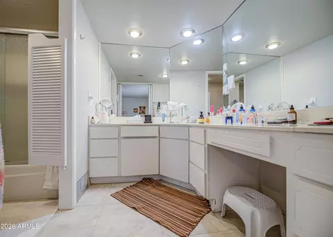 Bath - 5350 E Lindstrom Ln, Mesa, AZ 85215 photo 1 of 8