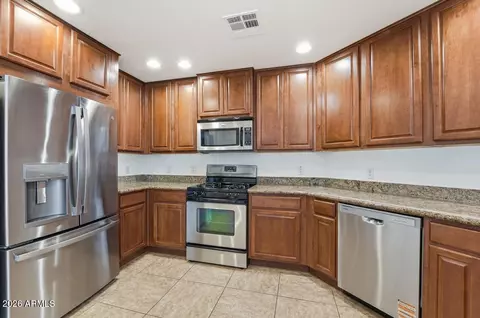 5450 E Deer Valley Dr #2210, Phoenix, AZ 85054