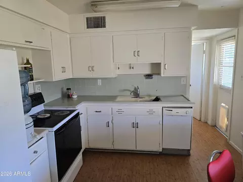 Kitchen - 135 W Alice Ave, Phoenix, AZ 85021 photo 3 of 3