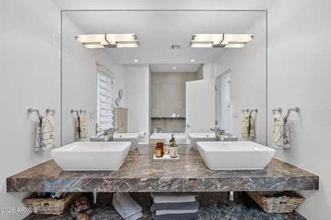 Bath - 3404 E Piro Ct, Phoenix, AZ 85044 photo 10 of 11