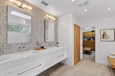 Bath - 3404 E Piro Ct, Phoenix, AZ 85044 photo 4 of 11