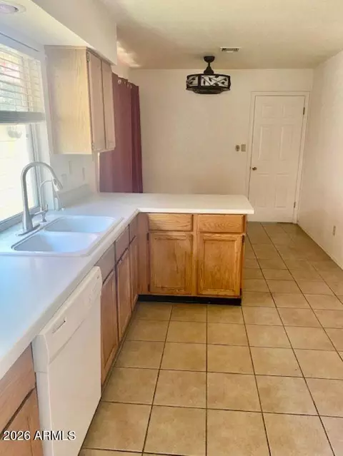 Kitchen - 2255 E Santa Rosa Dr, Gilbert, AZ 85234 photo 2 of 6