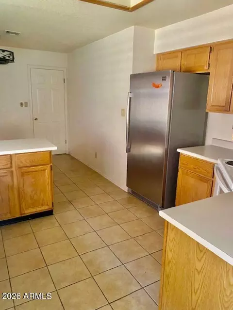 Kitchen - 2255 E Santa Rosa Dr, Gilbert, AZ 85234 photo 4 of 6