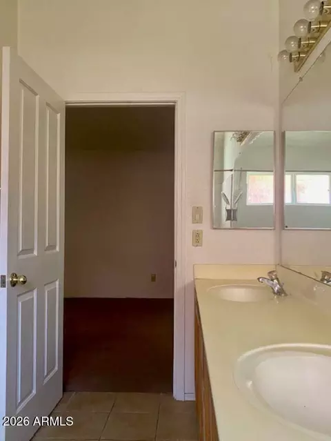 Bath - 2255 E Santa Rosa Dr, Gilbert, AZ 85234 photo 4 of 7