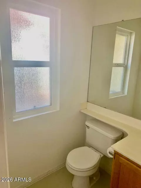 Bath - 2255 E Santa Rosa Dr, Gilbert, AZ 85234 photo 1 of 7