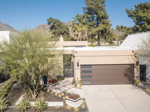 Exterior - 3034 E Stella Ln, Phoenix, AZ 85016 photo 10 of 11