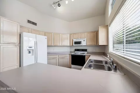 Kitchen - 3930 E Wescott Dr, Phoenix, AZ 85050 photo 2 of 5
