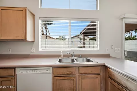 Kitchen - 3930 E Wescott Dr, Phoenix, AZ 85050 photo 5 of 5