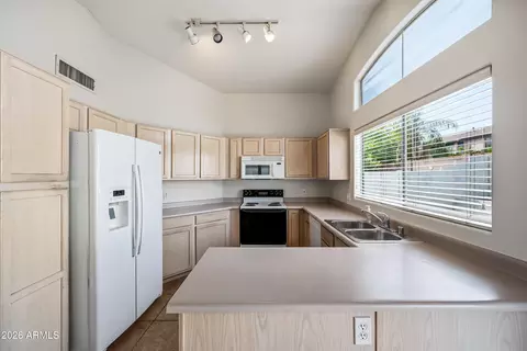 Kitchen - 3930 E Wescott Dr, Phoenix, AZ 85050 photo 1 of 5