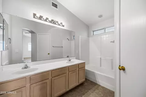 Bath - 3930 E Wescott Dr, Phoenix, AZ 85050 photo 1 of 3