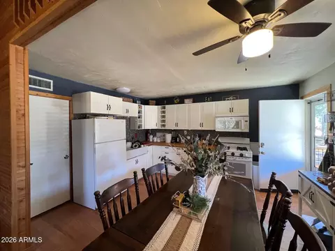 Kitchen - 691 N Pyle Ranch Rd, Payson, AZ 85541 photo 3 of 4